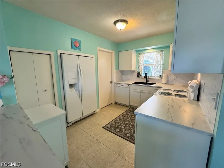 1027 SE 17th Avenue, Cape Coral, FL 33990 - #3