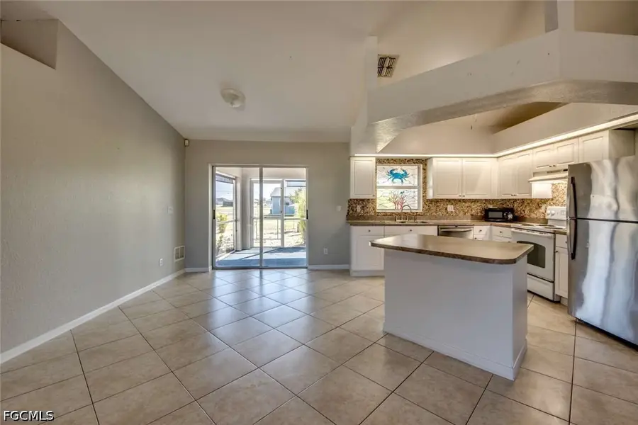 122 NW 9th Terrace, Cape Coral, FL 33993 - #2