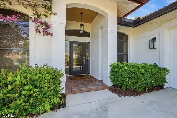 28360 Del Lago Way, Bonita Springs, FL 34135