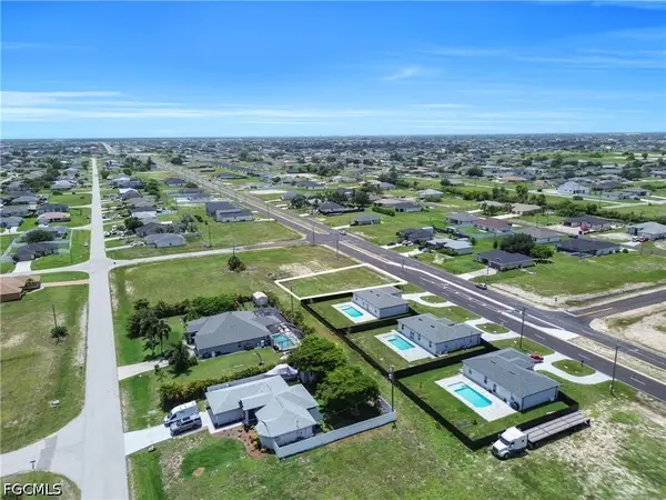 107 Diplomat Parkway E, Cape Coral, FL 33909