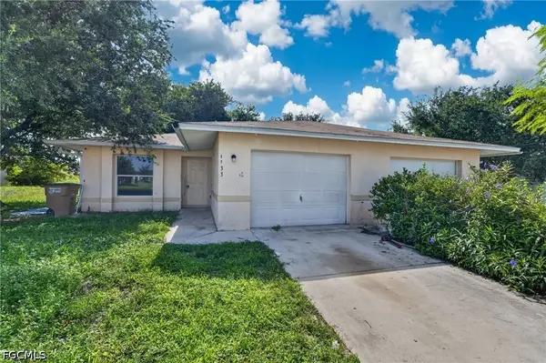 1133/1135 Gordon Avenue S, Lehigh Acres, FL 33973