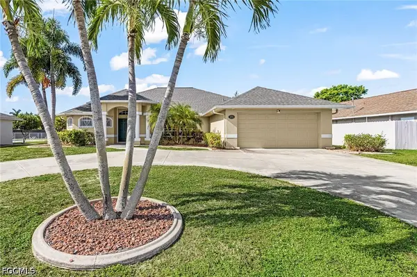 2214 SE 10th Lane, Cape Coral, FL 33990