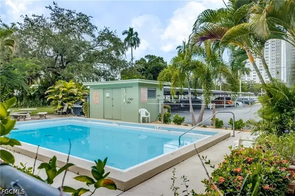 2544 1st Street #107, Fort Myers, FL 33901