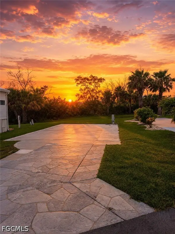 19681 Summerlin #423 Road, Fort Myers, FL 33908
