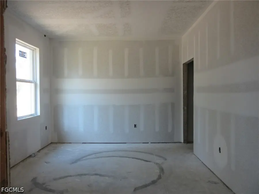 702 E 15th Street, Lehigh Acres, FL 33972 - #3