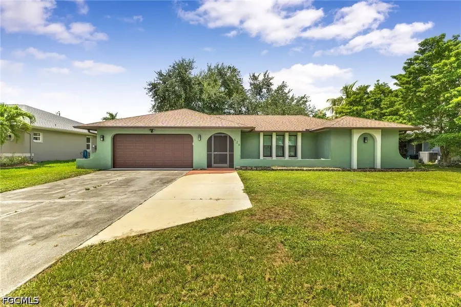 526 SE 34th Street, Cape Coral, FL 33904 - #2