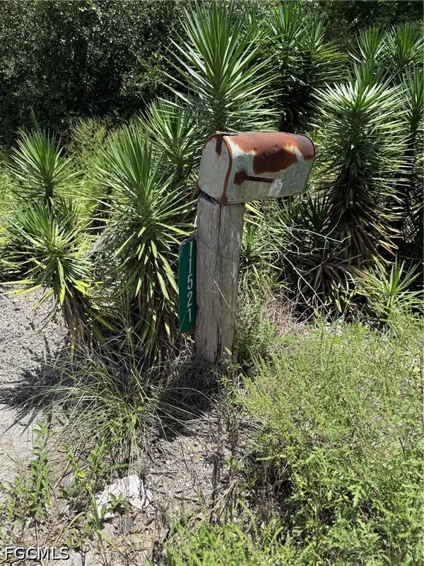 11521 Shawnee Road, Fort Myers, FL 33913