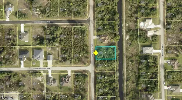 517 Hawthorne Avenue S, Lehigh Acres, FL 33974