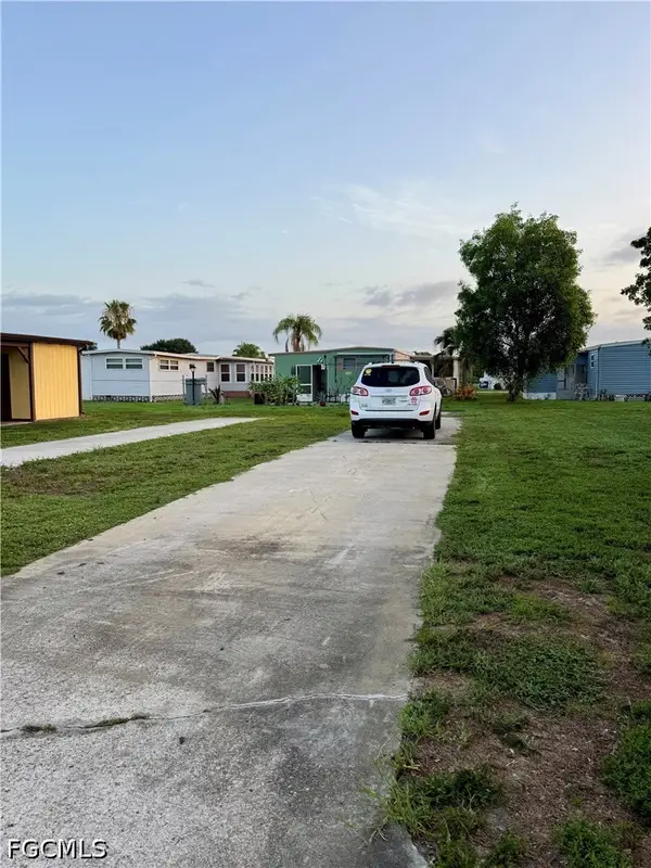 33 Poinsettia Drive, Fort Myers, FL 33905