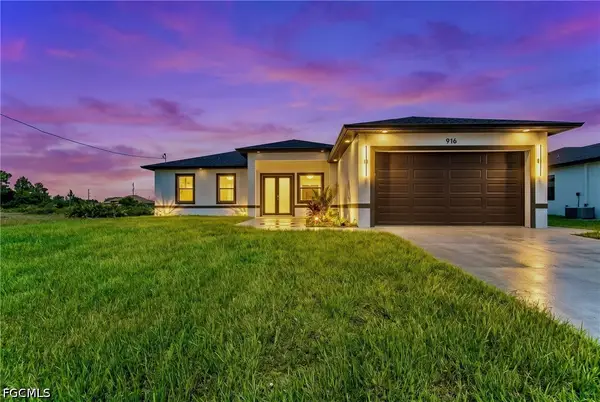 916 Manresa Avenue S, Lehigh Acres, FL 33974