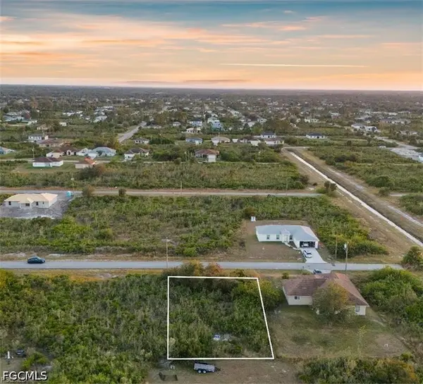 2814 71st Street W, Lehigh Acres, FL 33971