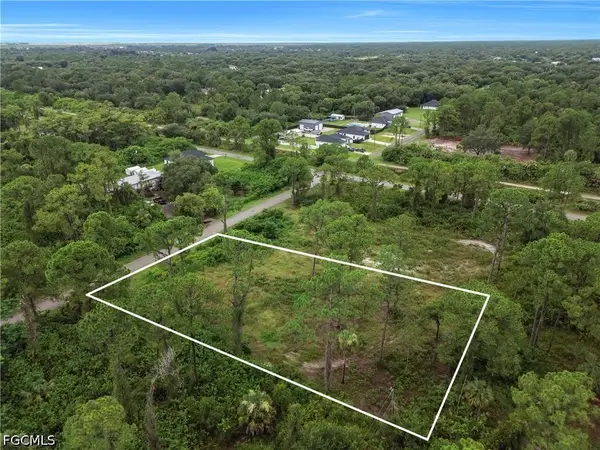 2005 Columbus Avenue, Alva, FL 33920