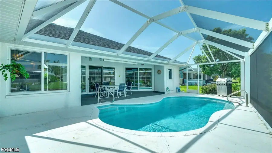 3902 SE 13th Avenue, Cape Coral, FL 33904 - #2