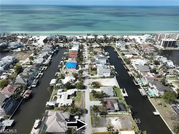 227 Channel Drive, Naples, FL 34108