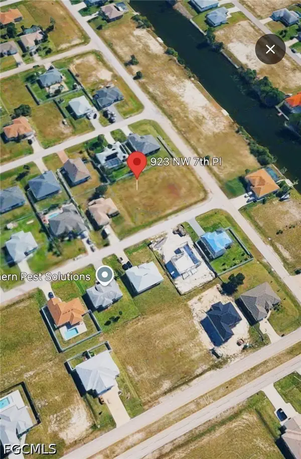 923 NW 7th Place, Cape Coral, FL 33993