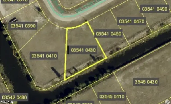 1800 NE 11th Lane, Cape Coral, FL 33909
