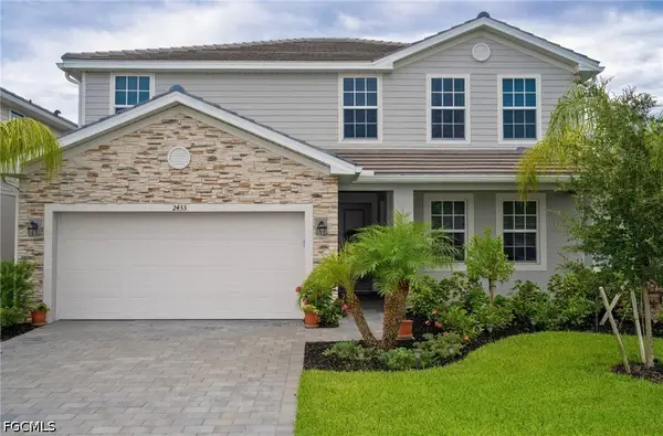 2433 Avocado Lane, Naples, FL 34120