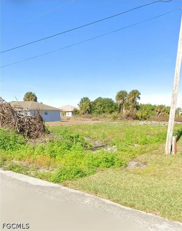 4032 29th Street Sw, Lehigh Acres, FL 33976