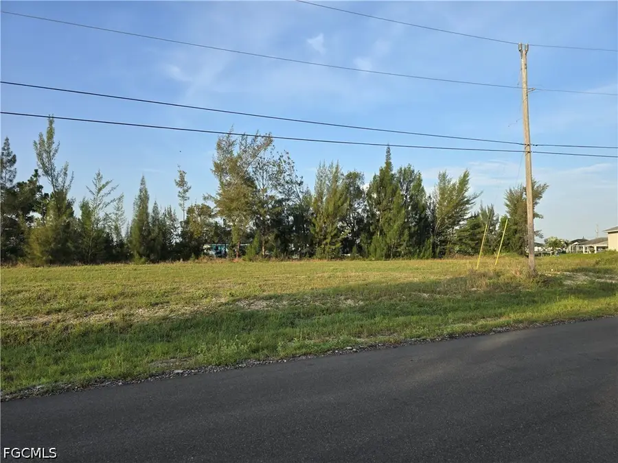2124 NE 35th Lane, Cape Coral, FL 33909 - #2