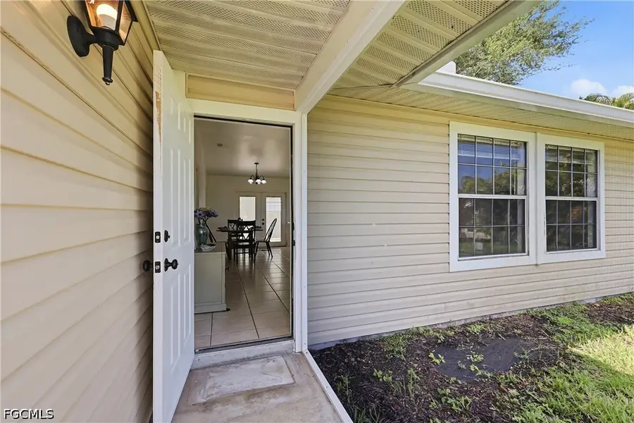 302 NW 5th Terrace, Cape Coral, FL 33993 - #3