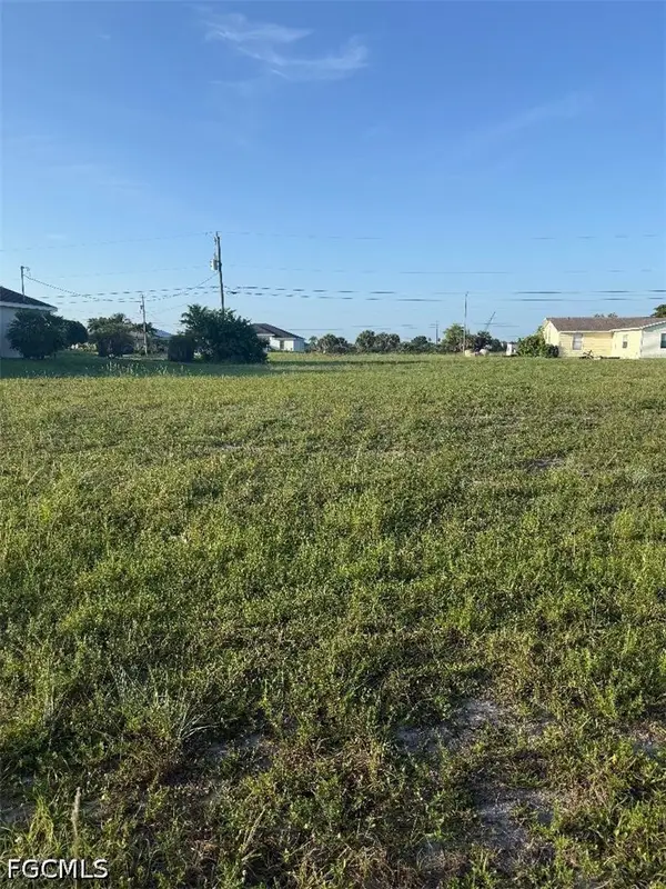 2020 NE 18th Terrace, Cape Coral, FL 33909