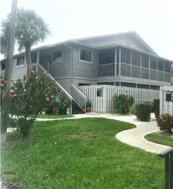 5755 Foxlake Drive #H, North Fort Myers, FL 33917