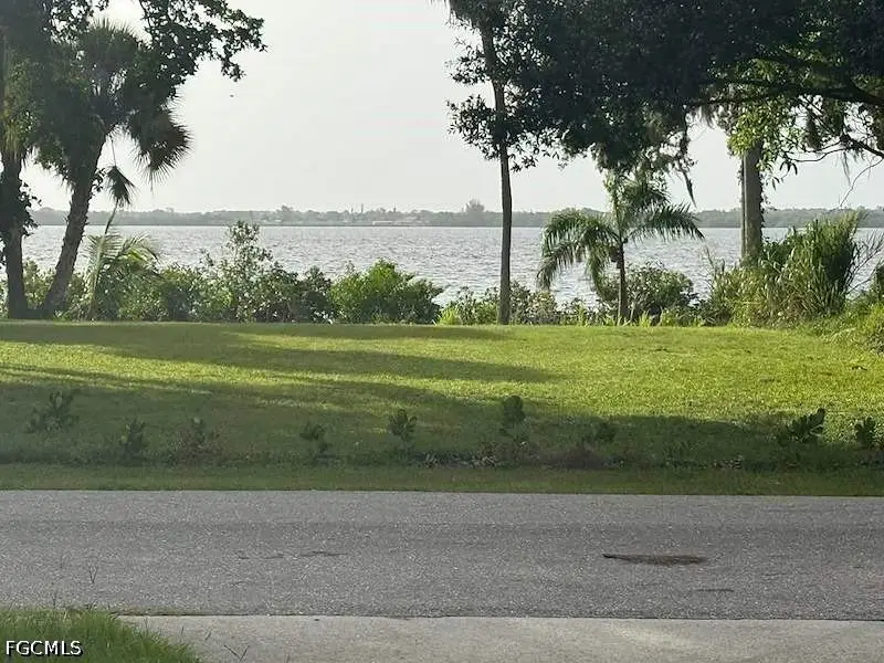 3516 E Riverside Drive, Fort Myers, FL 33916 - #3