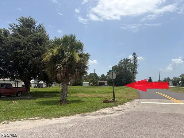 785 Railroad Avenue Nw, Moore Haven, FL 33471