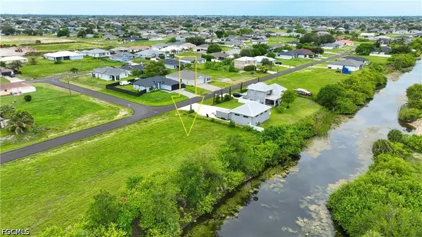 1025 NE 15th Terrace, Cape Coral, FL 33909