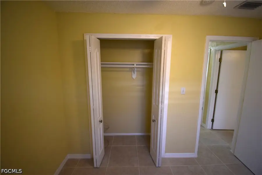 7 W Clermont Court, Fort Myers, FL 33916 - #3