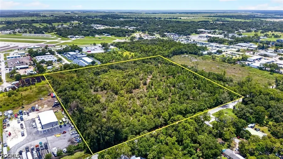 E Lincoln Avenue, Labelle, FL 33935 - #2