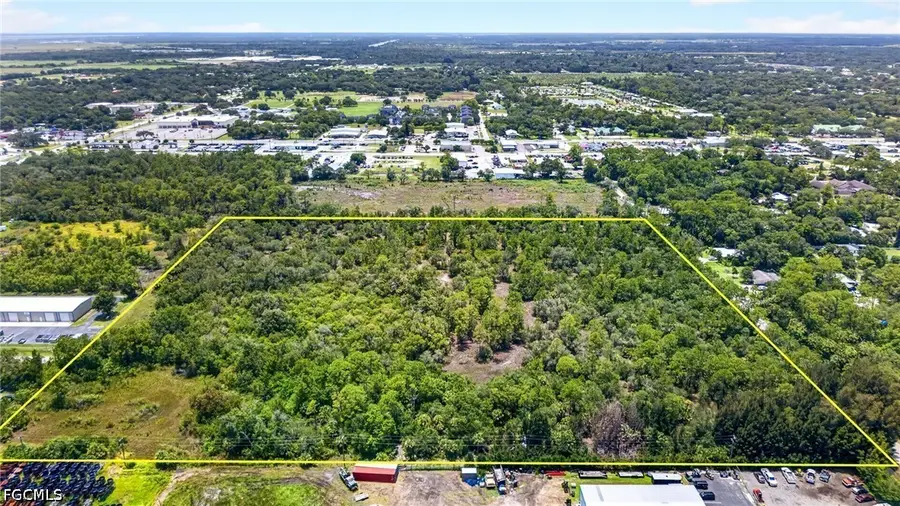 E Lincoln Avenue, Labelle, FL 33935 - #3