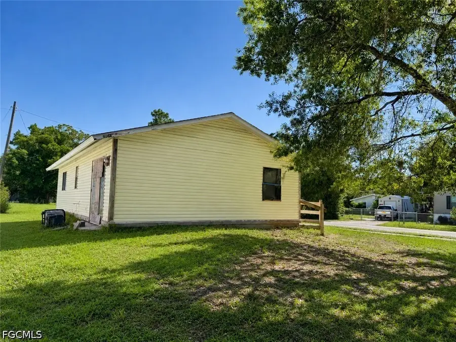 406 San Diego Street, North Fort Myers, FL 33903 - #2