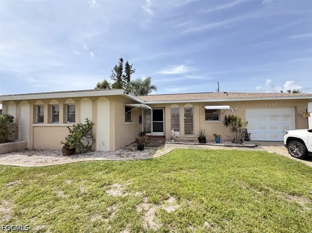 1510 SE 42nd Street, Cape Coral, FL 33904 - #1