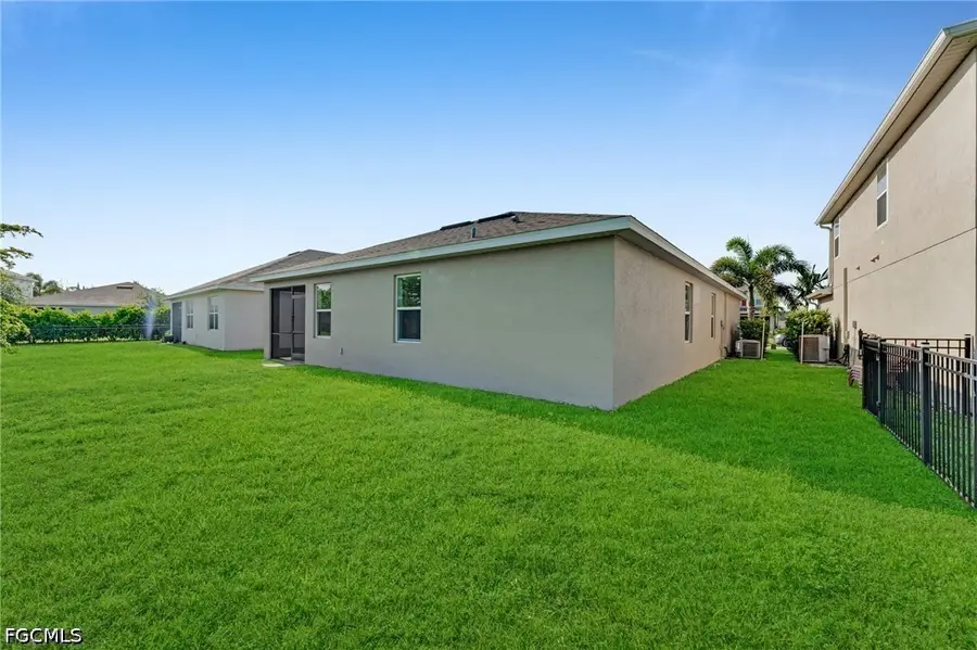 3477 Acapulco Circle, Cape Coral, FL 33909 - #3