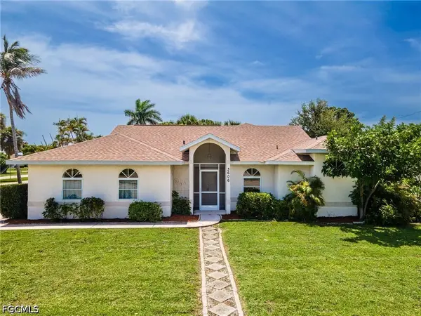 3606 Country Club Boulevard, Cape Coral, FL 33904