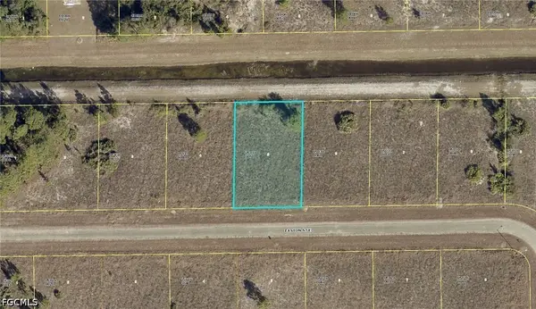 1113 Easton Street E, Lehigh Acres, FL 33974