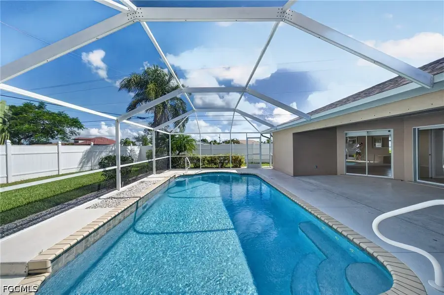 627 SE 16th Street, Cape Coral, FL 33990 - #2