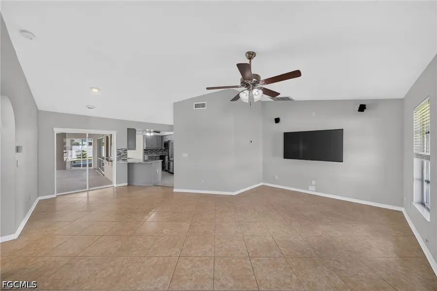 627 SE 16th Street, Cape Coral, FL 33990 - #3