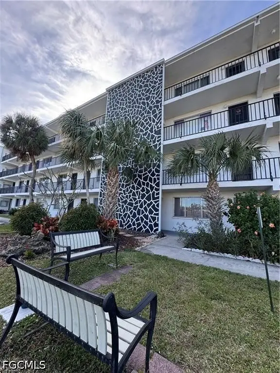 4906 Victoria Drive #108, Cape Coral, FL 33904