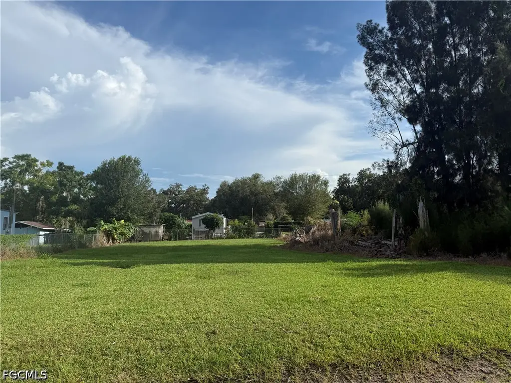 1043 Shawnee Avenue, Labelle, FL 33935 - #1