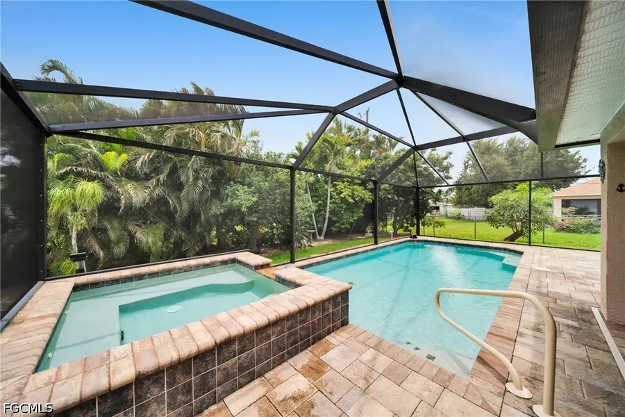 813 SW 11th Place, Cape Coral, FL 33991 - #3