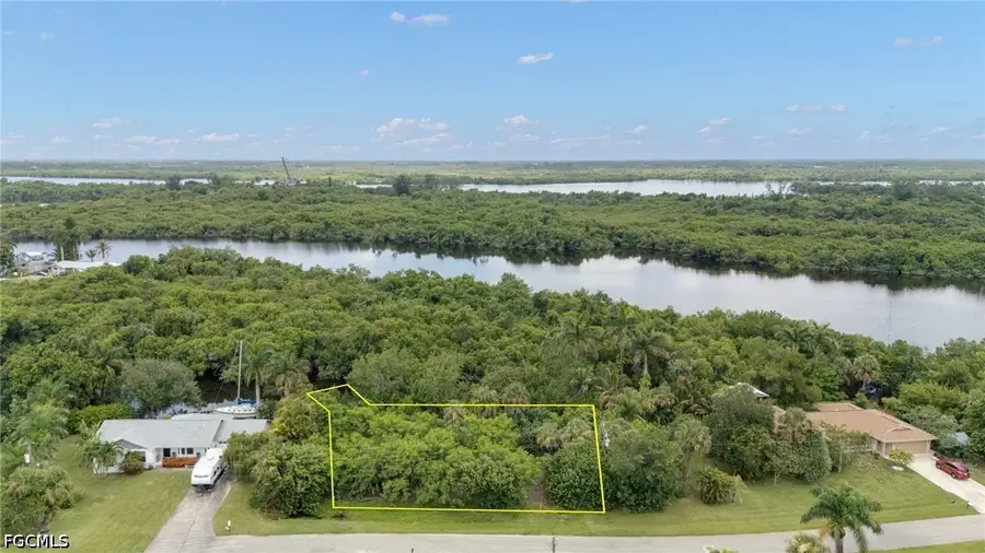 315 Shore Drive, Fort Myers, FL 33905 - #3