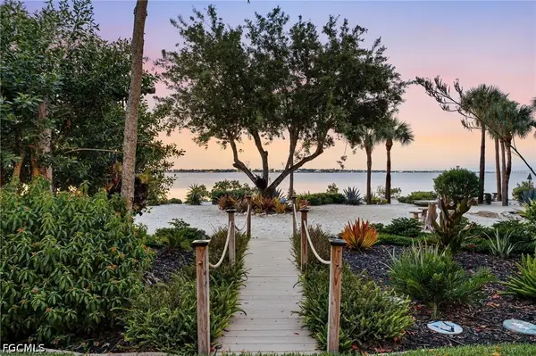 11440 Longwater Chase Court, Fort Myers, FL 33908