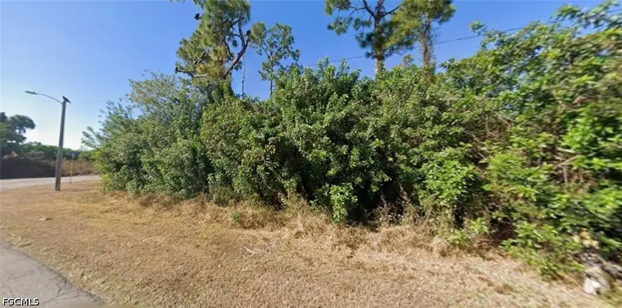 211 Vermont Way, Lehigh Acres, FL 33936 - #2