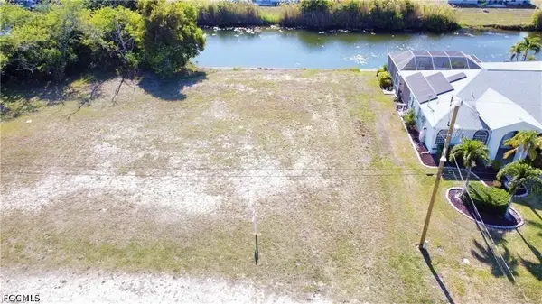 16 SE 8th Place, Cape Coral, FL 33990