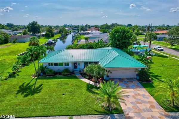 4638 Vinsetta Avenue, North Fort Myers, FL 33903