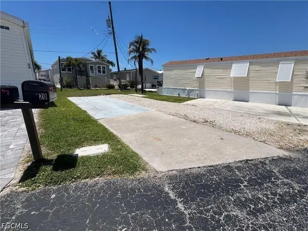 20 Helen Lane, Fort Myers Beach, FL 33931