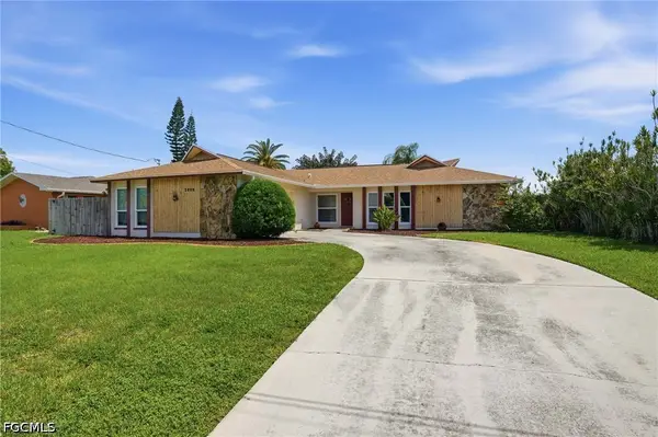 3809 SE 10th Avenue, Cape Coral, FL 33904