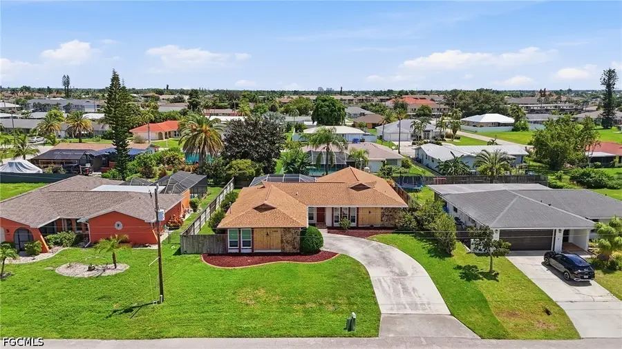 3809 SE 10th Avenue, Cape Coral, FL 33904 - #3